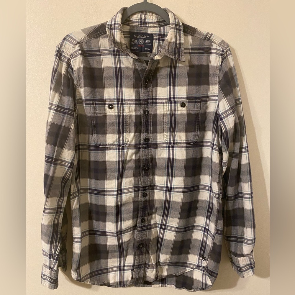 Mens American Eagle Plaid Flannel Style Button Down Shirt Gray White Size Medium